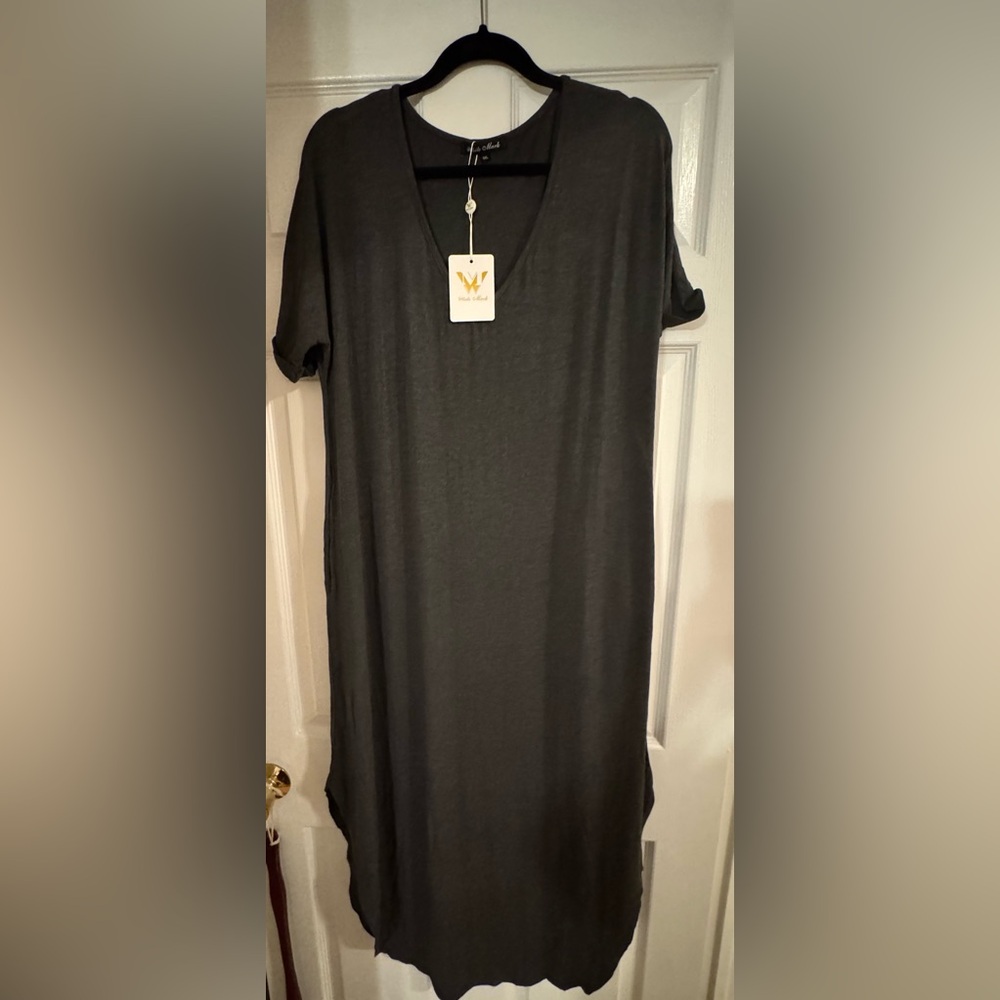 White Mark Charcoal V-Neck Short Sleeve Top